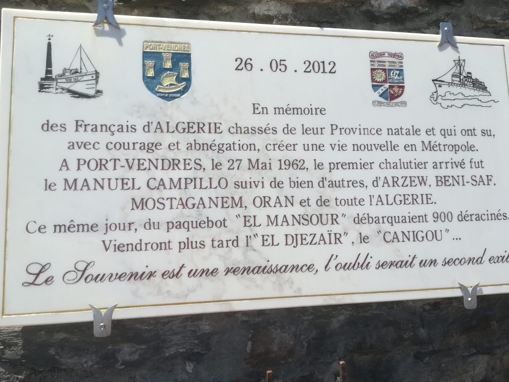 Plaque, Port Vendres, remembering the French Algerian refugees